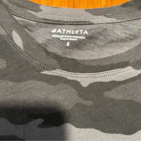 Athleta camo t shirt - Picture 5 of 6